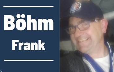 Ein Bild, das Menschliches Gesicht, L�cheln, Text, Person enth�lt.

KI-generierte Inhalte k�nnen fehlerhaft sein.